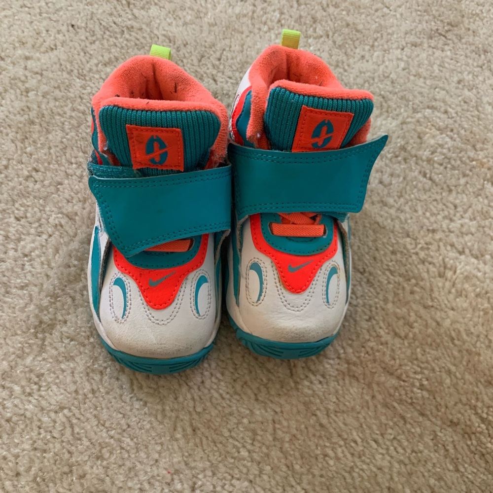 Toddler shoes ranging from size 6-8